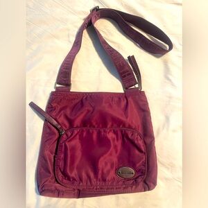 Kenneth Cole Reaction Purple Nylon Crossbody Bag W/ Adj Wide Strap Pull W/ wear